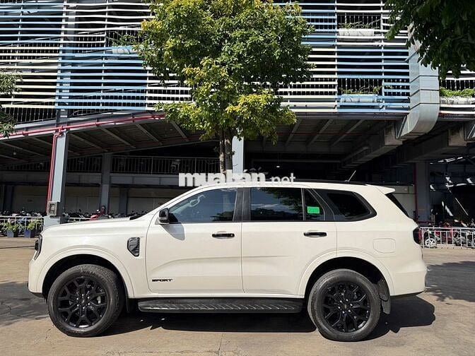 Ford Everest 2024, có hóa đơn, vay Ngân Hàng 75%