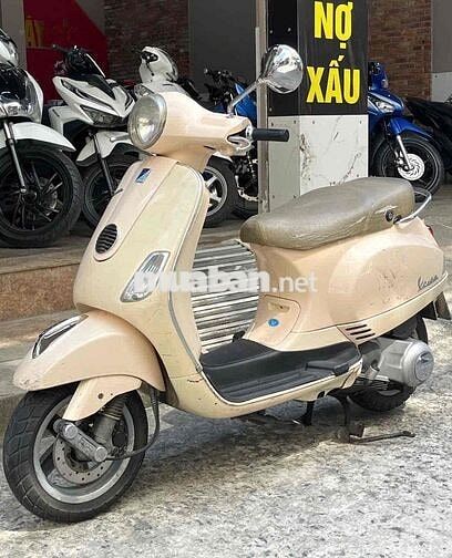 Piaggio Vespa Fi 2011 màu Kem