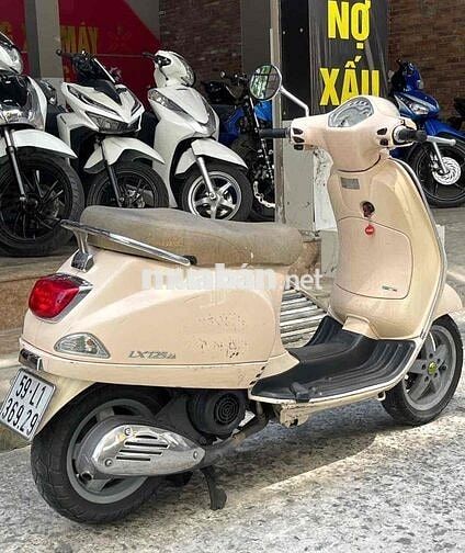 Piaggio Vespa Fi 2011 màu Kem