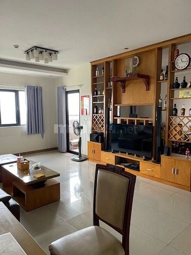 Cần bán căn hộ tầng cao, view sông