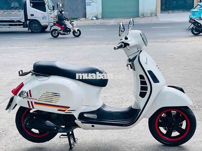 Piaggio Vespa GTS Trắng Zin Đẹp