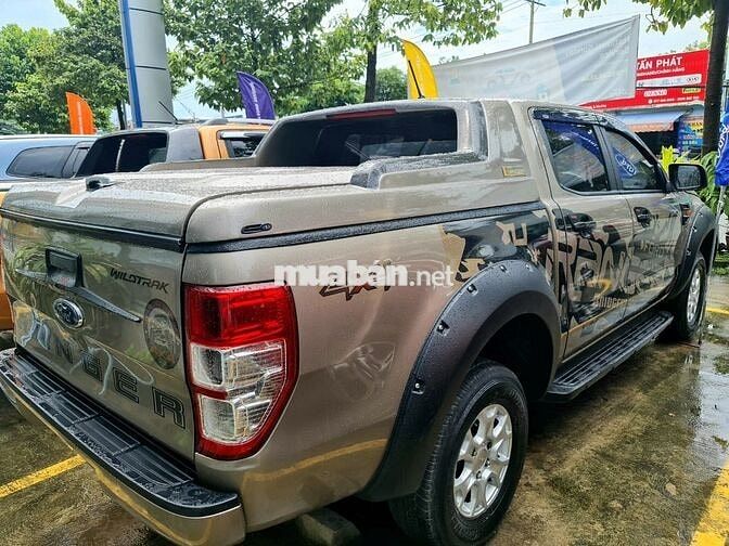 Ford Ranger XLS AT 2018, vay Ngân Hàng 75%