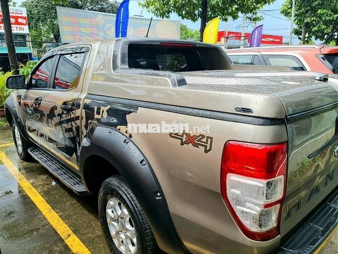 Ford Ranger XLS AT 2018, vay Ngân Hàng 75%