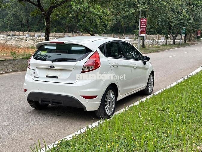 Bán Ford Fiesta 2016 bản cao cấp 1.0 Turbo Ecoboos