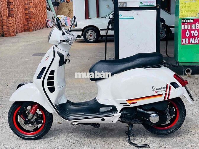 Piaggio Vespa GTS Trắng Zin Đẹp