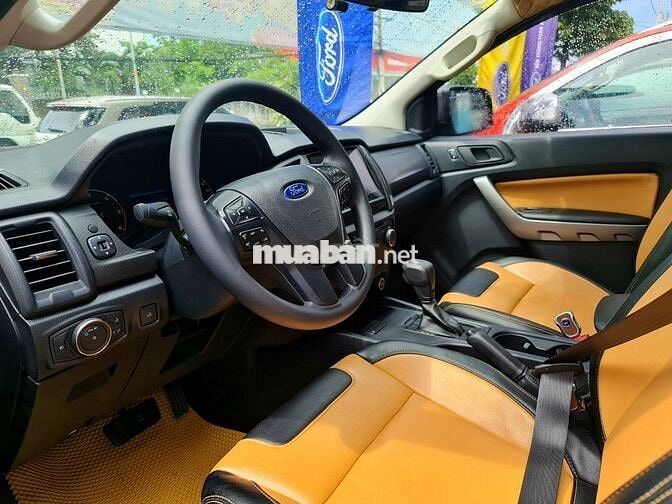 Ford Ranger XLS AT 2018, vay Ngân Hàng 75%