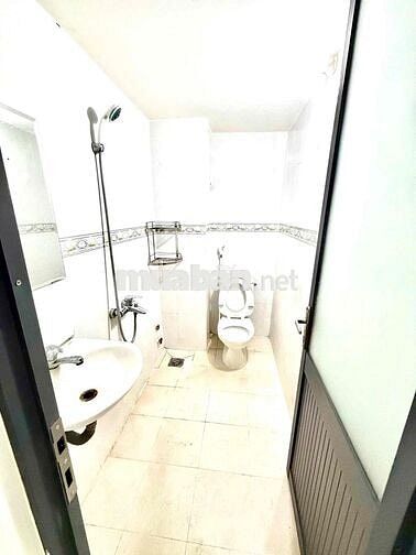 CHDV có gác, ở được nhiều người.