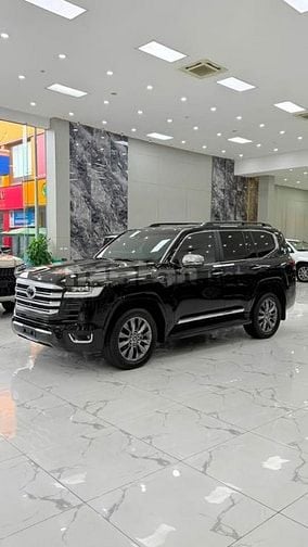 Bán Land Cruiser LC300 sản xuất 2022. Xe chạy ít. Giá cực rẻ.
