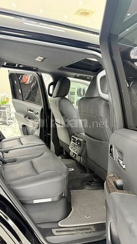 Bán Land Cruiser LC300 sản xuất 2022. Xe chạy ít. Giá cực rẻ.