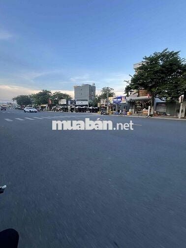 BÁN ĐẤT VỊ TRÍ KINH DOANH , ĐƯỜNG RỘNG 22M , NGAY CHỢ XUYÊN Á …