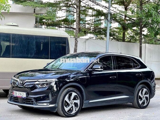 Vinfast VF8 Eco AWD 2023 Đen