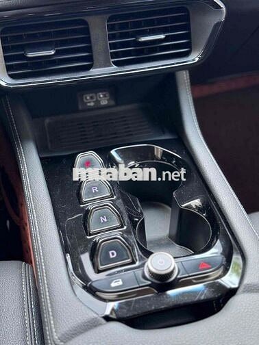 Vinfast VF8 Eco AWD 2023 Đen