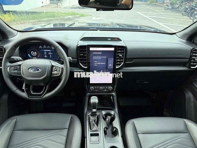 Ford Everest 2024 Đen 4 vạn km