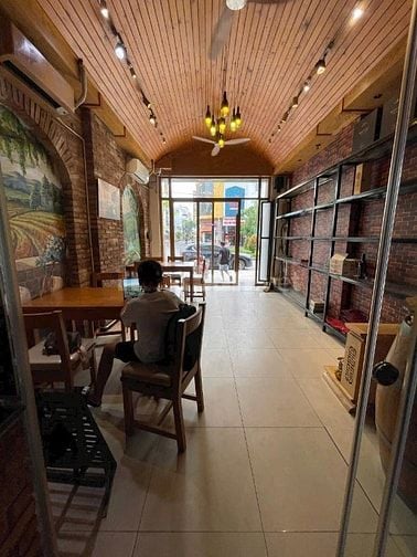 CHO THUÊ NHÀ MẶT TIỀN 61 PHAN XÍCH LONG, P2, Q.PHÚ NHUẬN