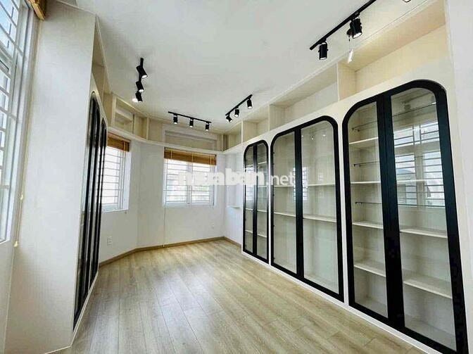 Cho Thuê Nhà Mới 100% Góc 2 Mặt Hẻm Đón Ánh Nắng Mặt Trời