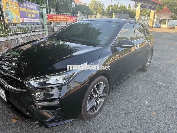 Kia Cerato 5 chỗ màu Đen