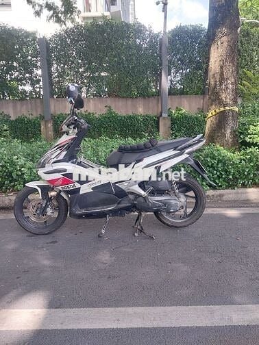 Honda Air Blade Trắng Xăng