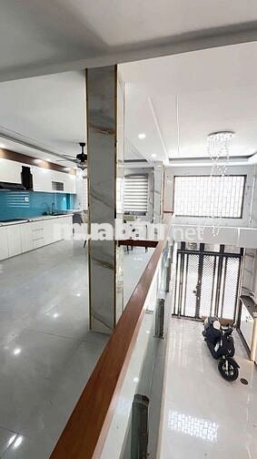nhà mới kiểu hiện đại  xây sẵn nội thất như hình 5p 6wc , 