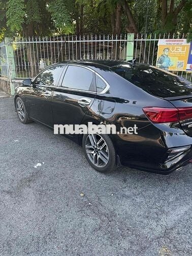 Kia Cerato 5 chỗ màu Đen