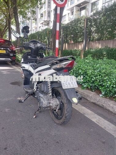 Honda Air Blade Trắng Xăng