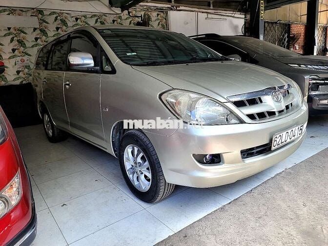 Toyota Innova 2007 Ghi bạc 8 chỗ