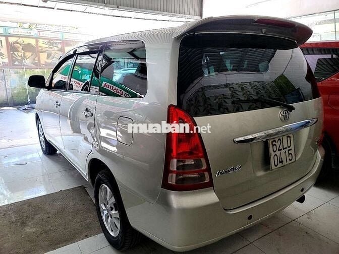 Toyota Innova 2007 Ghi bạc 8 chỗ