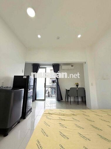 Căn hộ 7tr3 ban công tách bếp, Sân vườn, máy giặc/Sấy riêng.
