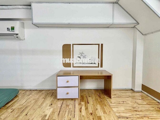 Căn Hộ Duplex Siêu thoáng mát - Rộng 35m2 - Ngay Sân Bay - CV Gia Đinh