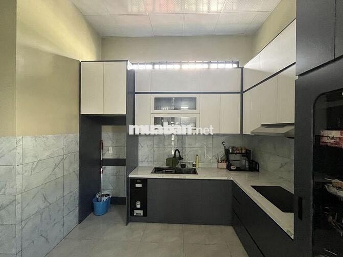 CHO THUÊ NHÀ MẶT TIỀN KINH DOANH 150M GẦN CHỢ DĨ AN NGANG 6,3M