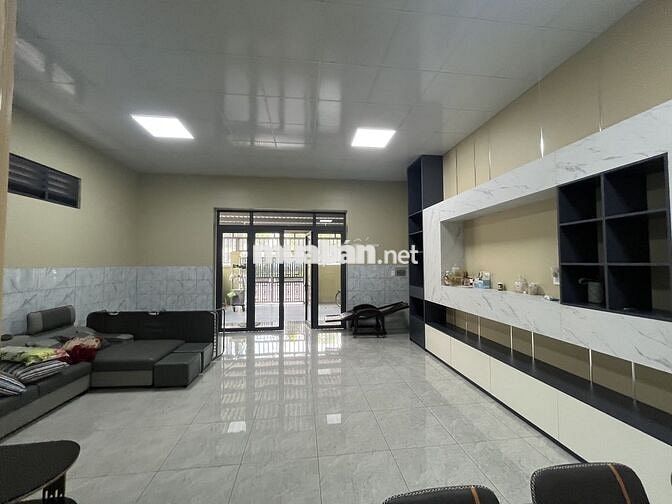 CHO THUÊ NHÀ MẶT TIỀN KINH DOANH 150M GẦN CHỢ DĨ AN NGANG 6,3M
