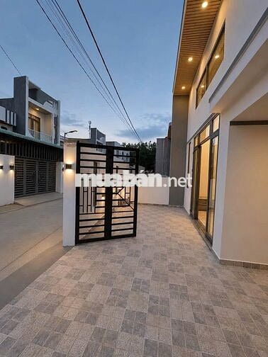 NHÀ BIỆT THỰ 88M2 MỚI XÂY NGAY CHỢ THẠNH PHÚ SỔ RIÊNG
