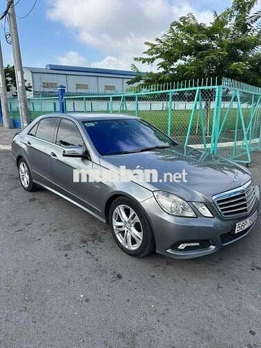 Mercedes-Benz E250 Xăng 1.8L Xám rin 100%
