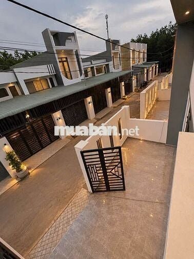 NHÀ BIỆT THỰ 88M2 MỚI XÂY NGAY CHỢ THẠNH PHÚ SỔ RIÊNG