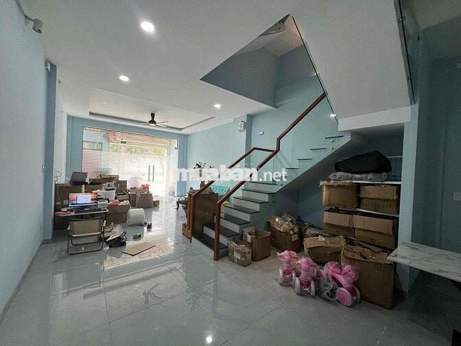 Cho thuê nhà nguyên căn mới xây