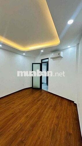 NHÀ RỘNG SÂN XE HƠI 4x27 4PN 3WC SẴN MÁY LẠNH