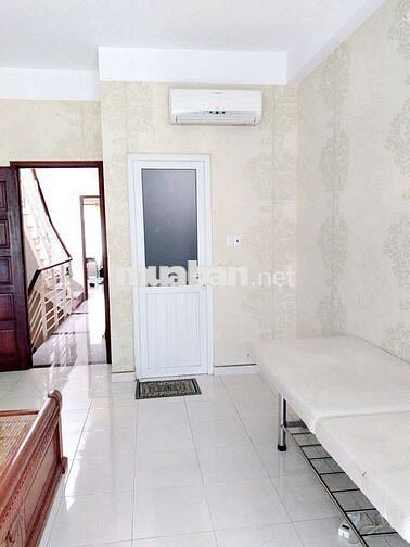 Nhà 3 Lầu 5x20m Đường Dương Thị Giang Sẵn 5 Máy Lạnh