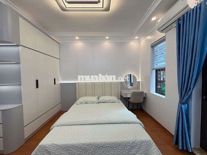 Cho thuê nhà Hào Nam 33m², 6 tầng, thang máy full nội thất 15 triệu/th