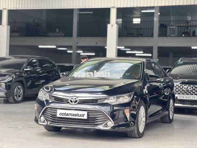 Toyota Camry 2.0E 2018 Đen 72.000km chuẩn đẹp