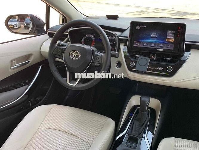 Corolla Altis 1.8V 2025 như xe mới, hỗ trợ góp