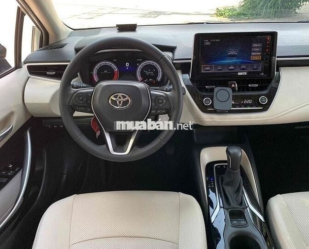 Corolla Altis 1.8V 2025 như xe mới, hỗ trợ góp
