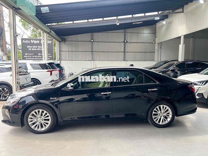 Toyota Camry 2.0E 2018 Đen 72.000km chuẩn đẹp