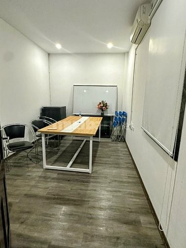 Cho thuê mặt bằng tầng 7 nhà mặt phố DT120m2 làm văn phòng