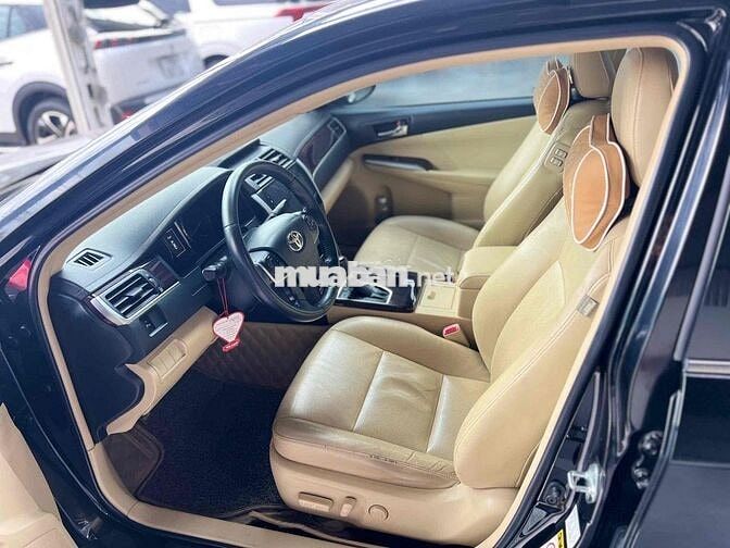 Toyota Camry 2.0E 2018 Đen 72.000km chuẩn đẹp