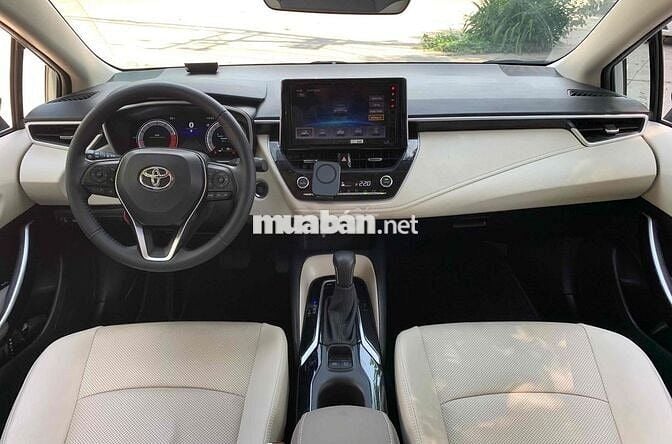 Corolla Altis 1.8V 2025 như xe mới, hỗ trợ góp