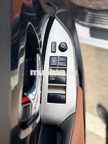 Toyota Innova 2.0G 2019 Trắng Ghế da