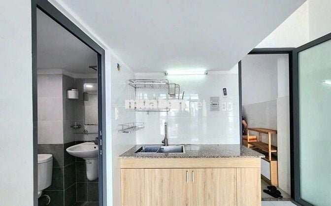 💥Toà 20P Mới Xây Full Nội Thất _ Ban công, cửa sổ _ Ngay Lê Văn Khương