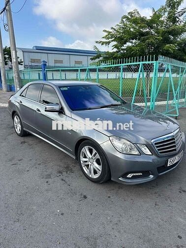 Mercedes-Benz E250 xe cực mới em cam kết rin 100%