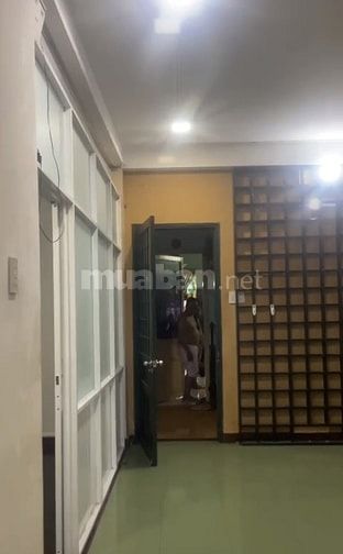 CHO THUÊ C/C THANG BỘ LÝ THÁI TỔ 71M2(2PN) GIÁ 8TR.
