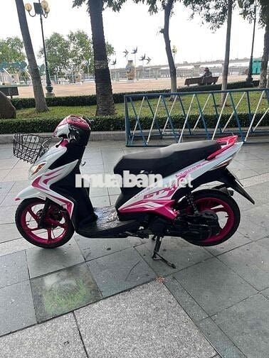 Yamaha Luvias 125cc Trắng, Hồng