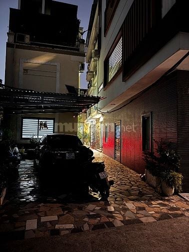 Cho thuê nhà nguyên căn 30m2x5 tầng, ngõ oto vào nhà